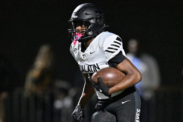 a West Linn Tualatin football Oregon October 5 2023 Leon Neuschwander 40